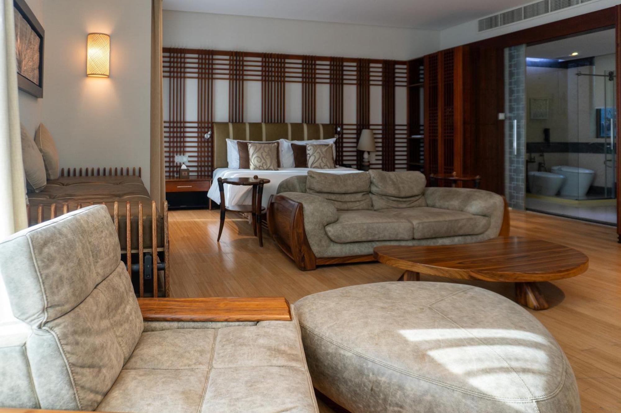 Palavra Resort Manama Exterior foto A suite at the hotel