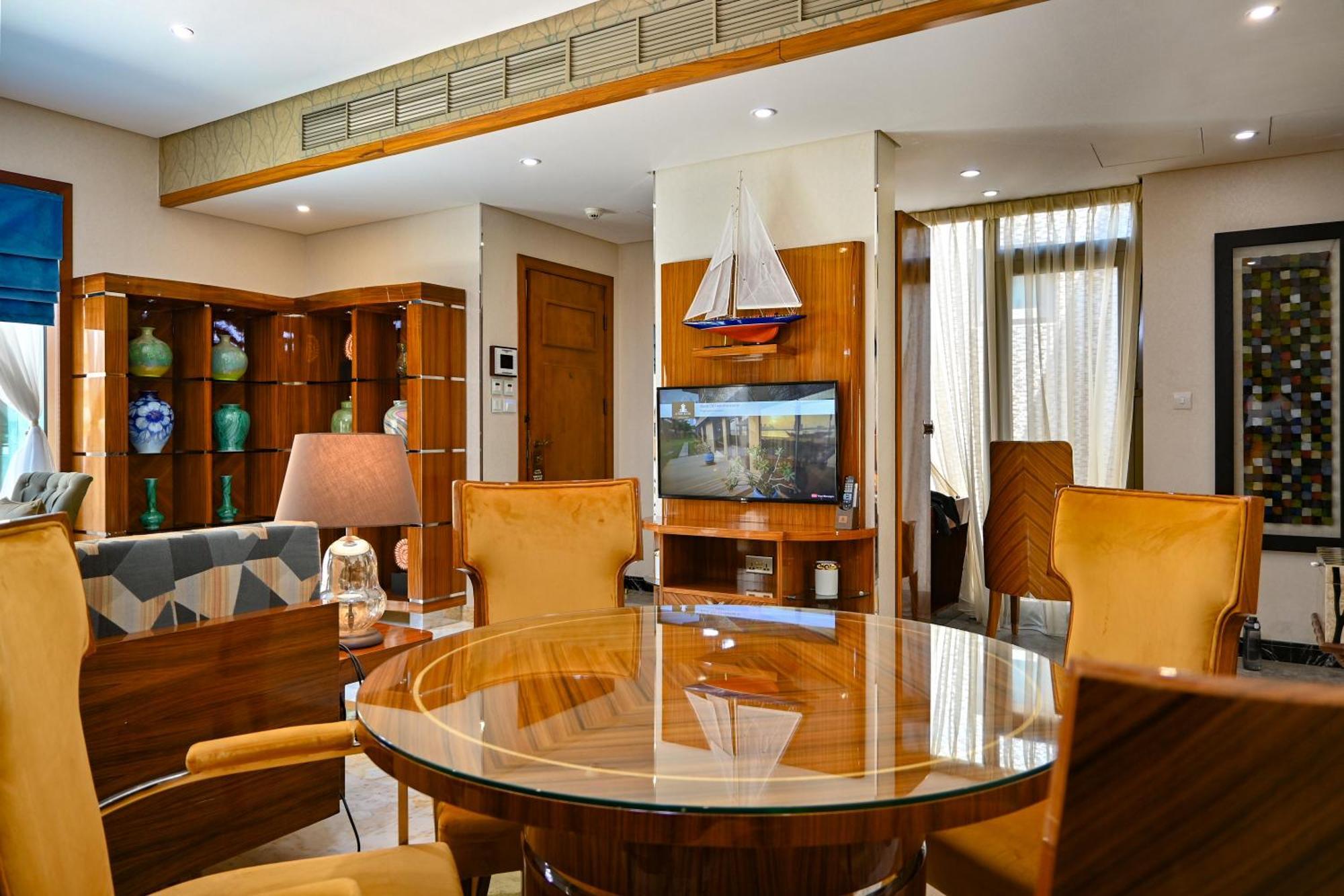 Palavra Resort Manama Exterior foto A dining room in a house in India